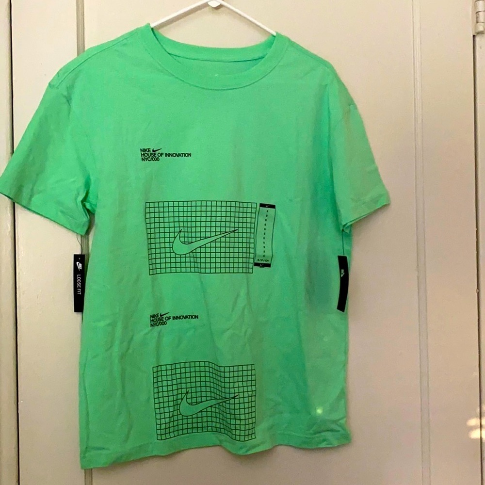 NWT Nike green loose fit top
size: S